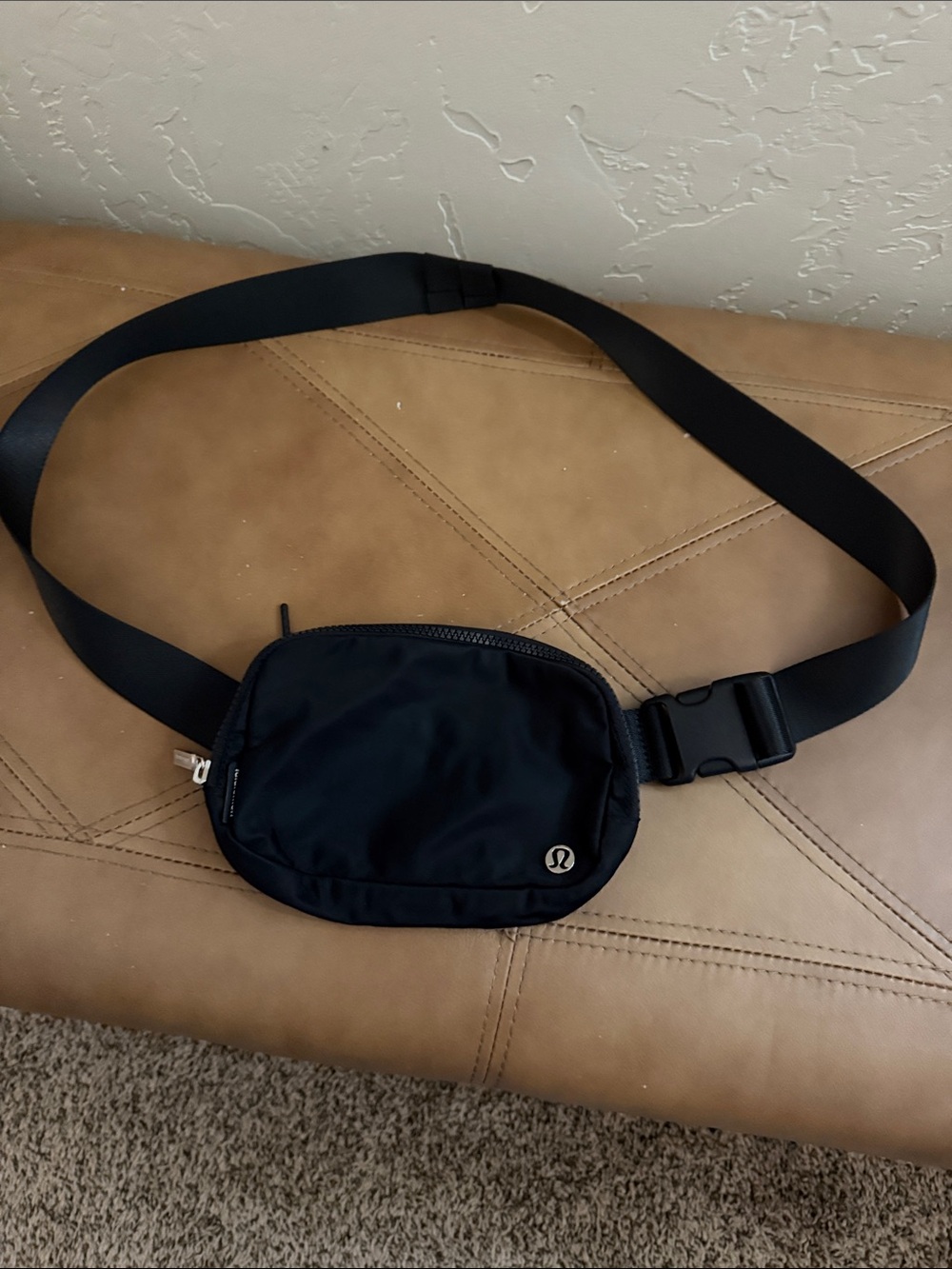 lululemon athletica Black Men's Belt Bag - Minimalist Everyday Waist Pack